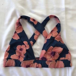 ACACIA Bolong top in hibiscus
